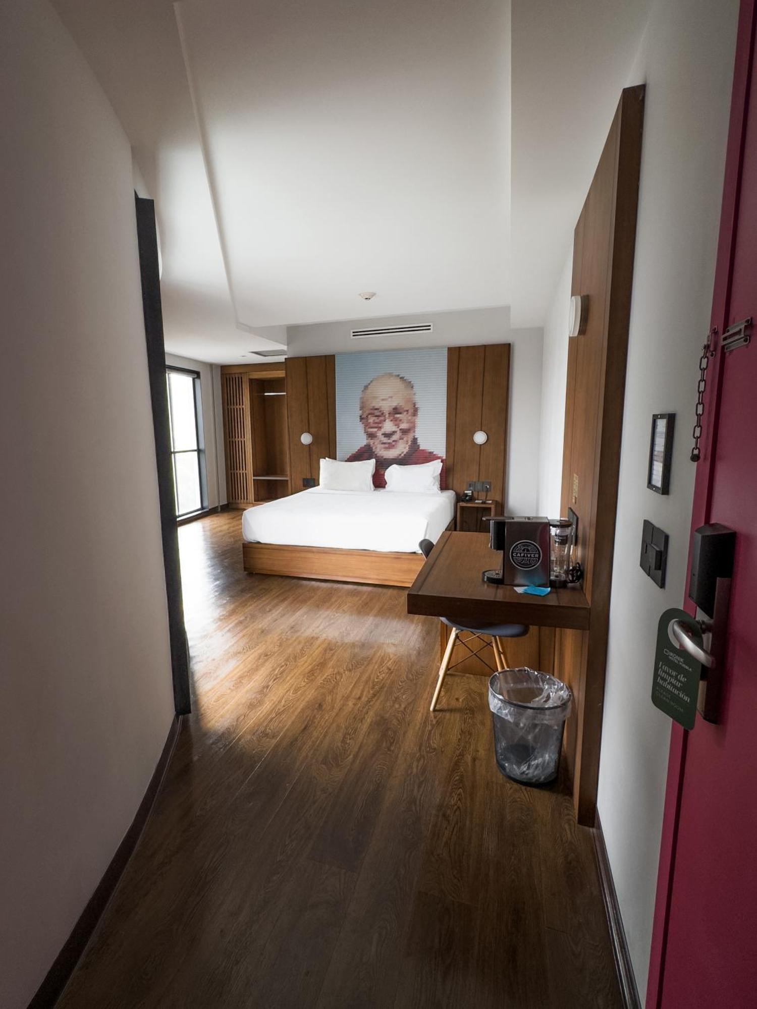 Hotel Ikonik