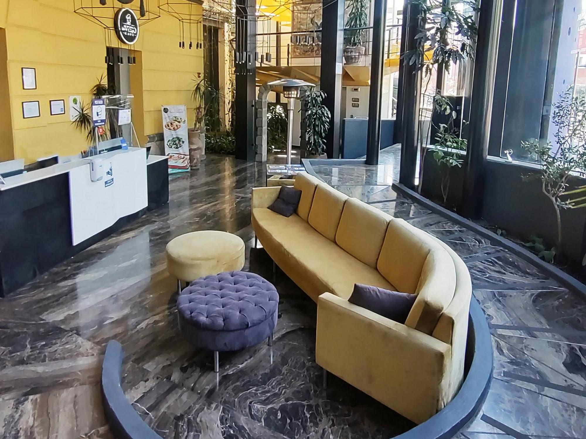 Ikonik Hotel