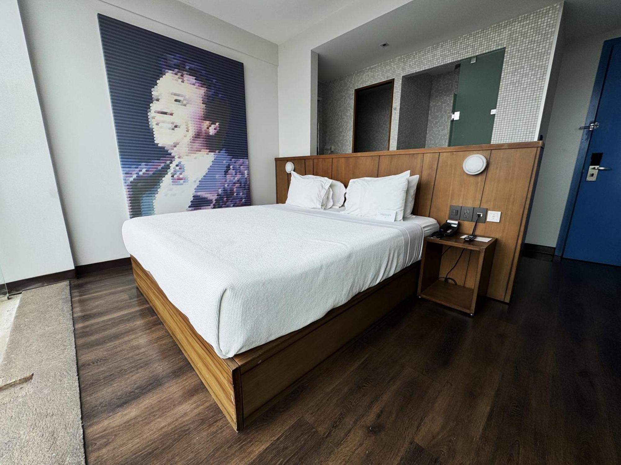 Hotel Ikonik 4*